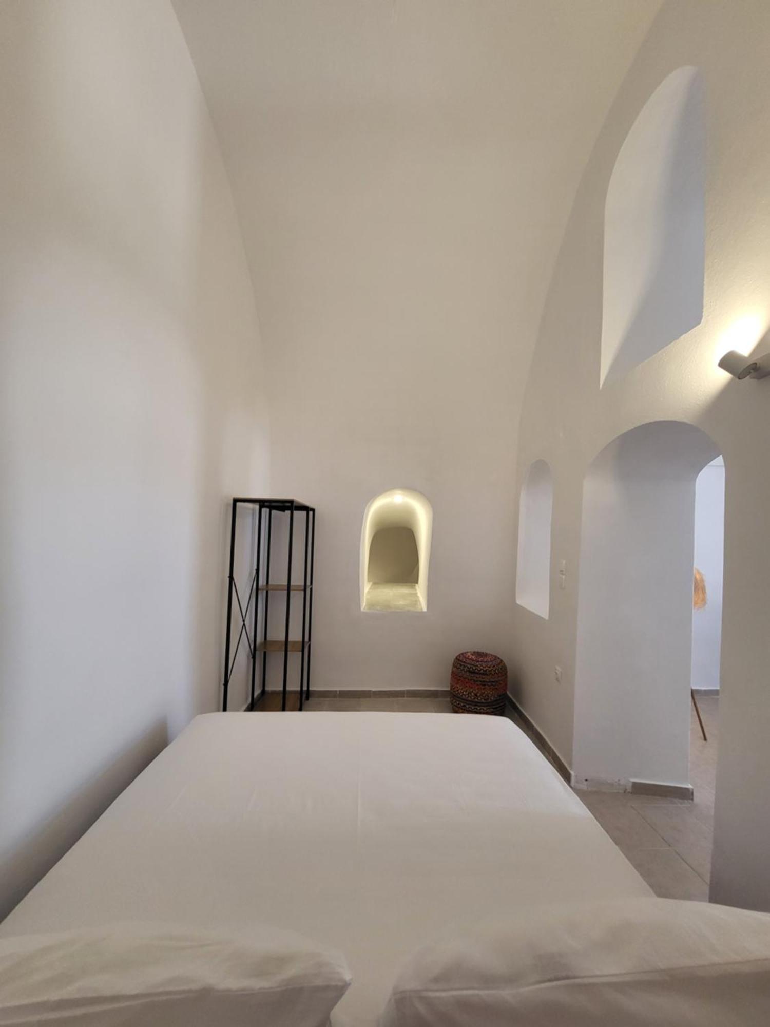 Luxury Cave Houses Mesaria Room photo